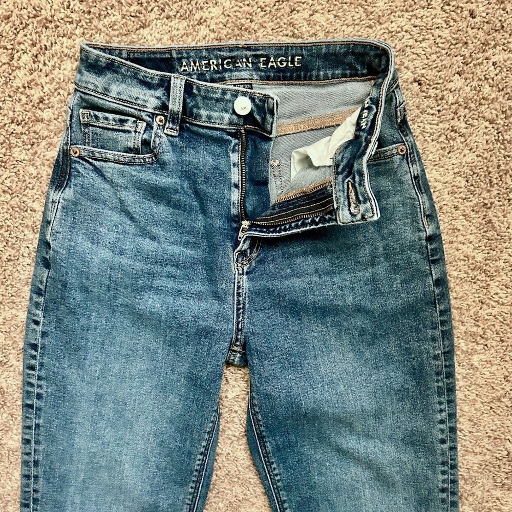 EUC I American Eagle Outfitters‎ I High Waisted Stretch Mom Jeans I Size 0 - Picture 5 of 9